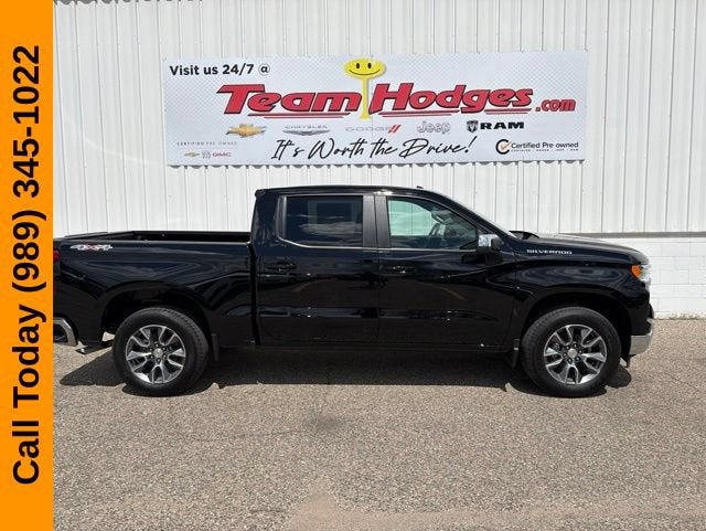 2026 Chevrolet Silverado 1500 LT in Black — front three-quarter view