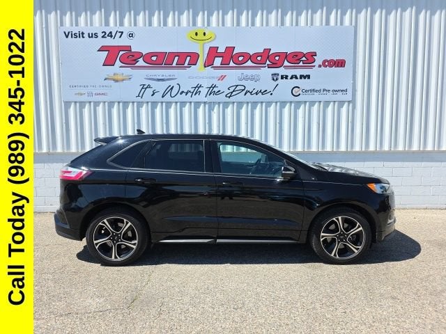 2020 Ford Edge ST in Black — front three-quarter view
