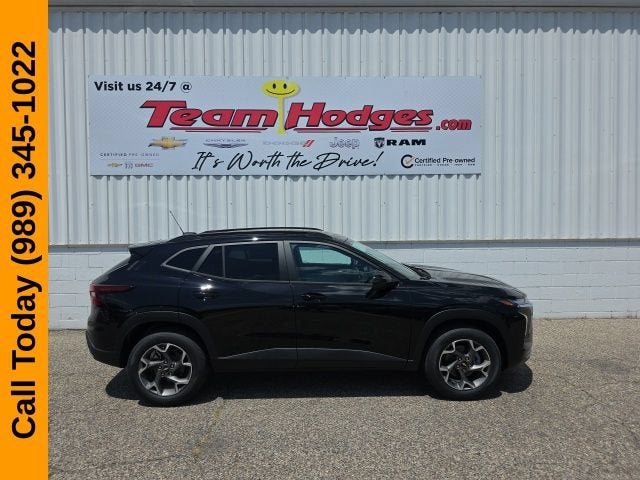2026 Chevrolet Trax LT in Mosaic Black Metallic — front three-quarter view